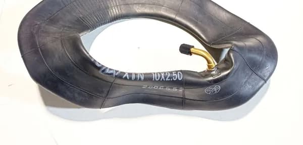 Камера электросамоката 10х2,5" (кривой ниппель)