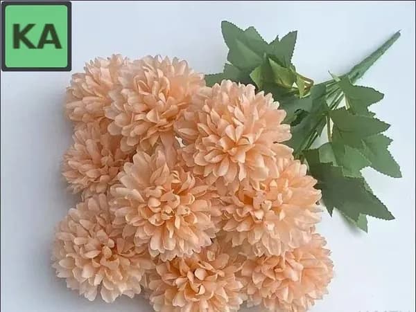 Искусственные цветы для памятника: композиция из 9 хризантем, устойчивые к морозу