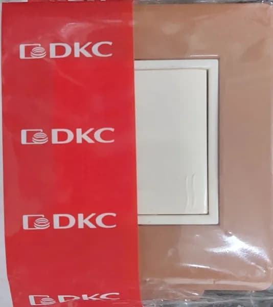 Коробка универсальная 1 выключатель для миниканала 10002B DKC