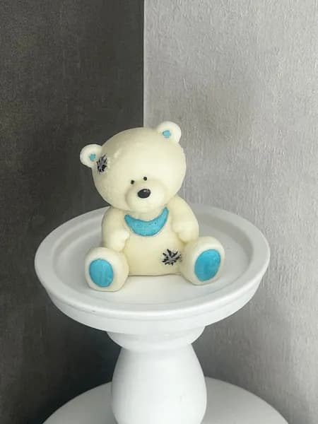 Шоколадная фигурка на торт