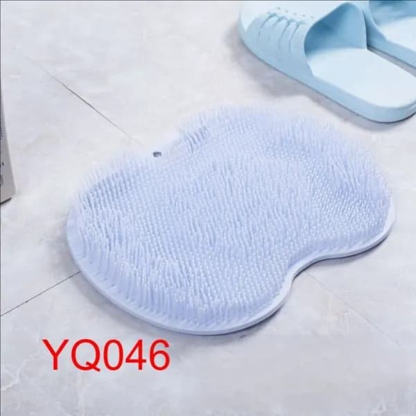 Голубые подушки для ног.