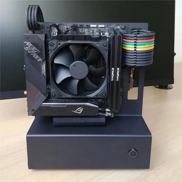 Компьютерный корпус, черный матовый (Версия блока питания ITX)