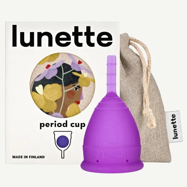 Менструальная чаша Lunette фиолетовая Model 1 размер S