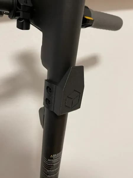 Крючок для AirTag Ninebot G30