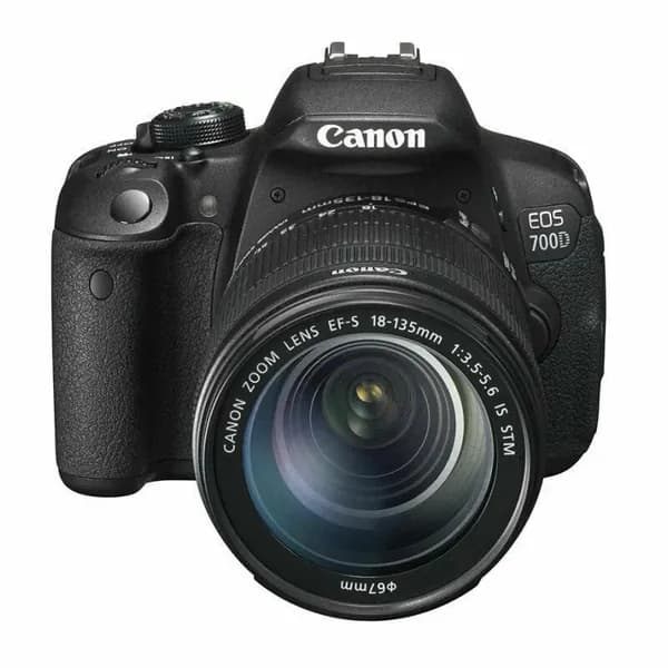 Фотоаппарат Canon EOS 700D Kit EF-S 18-135mm f/3.5-5.6 IS STM