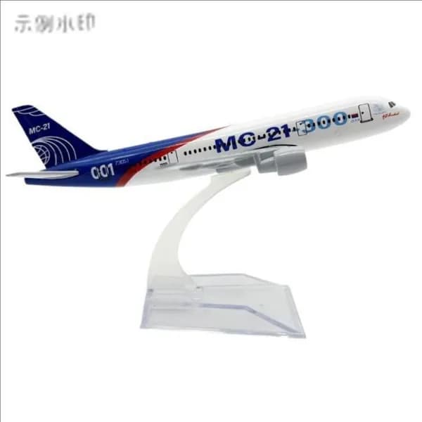 Модель российского MC-21 самолета