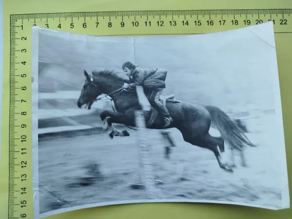 Мужчина с лошадью. Фотография.СССР -1980-е