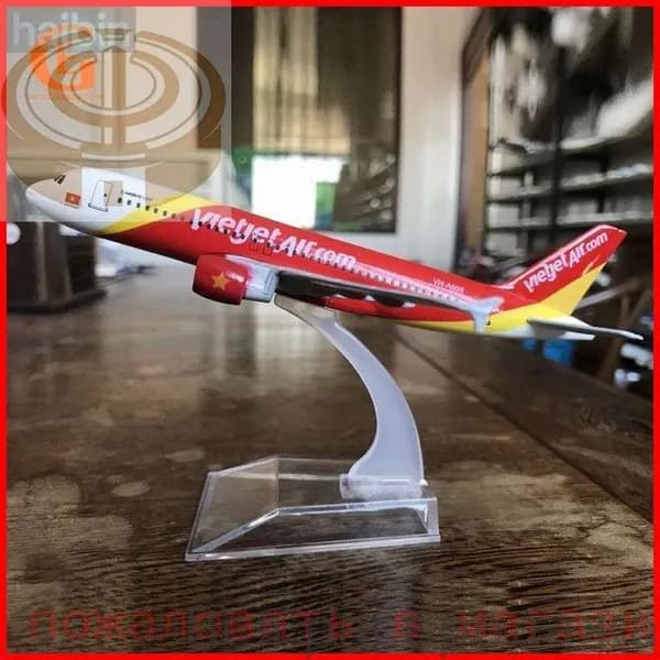 Модель металлического самолета Airbus 320 VietJet Air