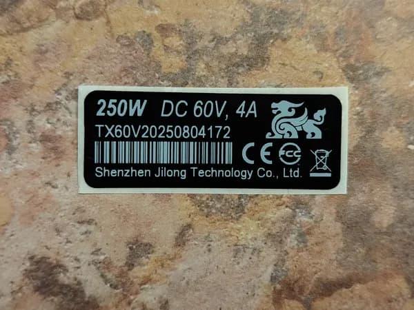 Наклейка на колесо для Kugoo, 60V, 250W, 40*15 мм. Черный цвет