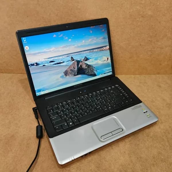 Compaq Ноутбук, RAM 3 ГБ, черный