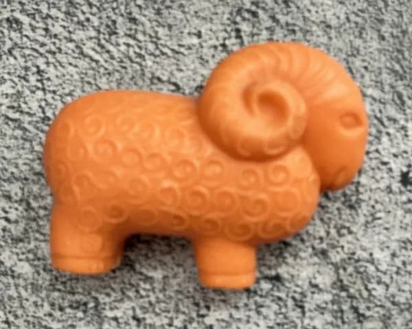 Винтажная коллекционная игрушка СССР - Барашек (пластик)