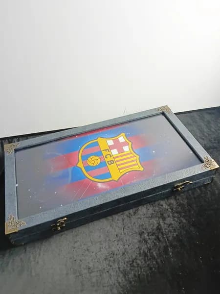 Нарды большие деревянные со стеклом "FC Barcelona" RS, размер 60х60 см, подарочные нарды, обтянуты экокожей премиум класса, стеклянное игровое поле