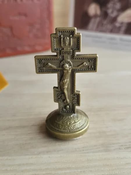 Крест автомобильный на подставочке бронза (спаси и сохрани)