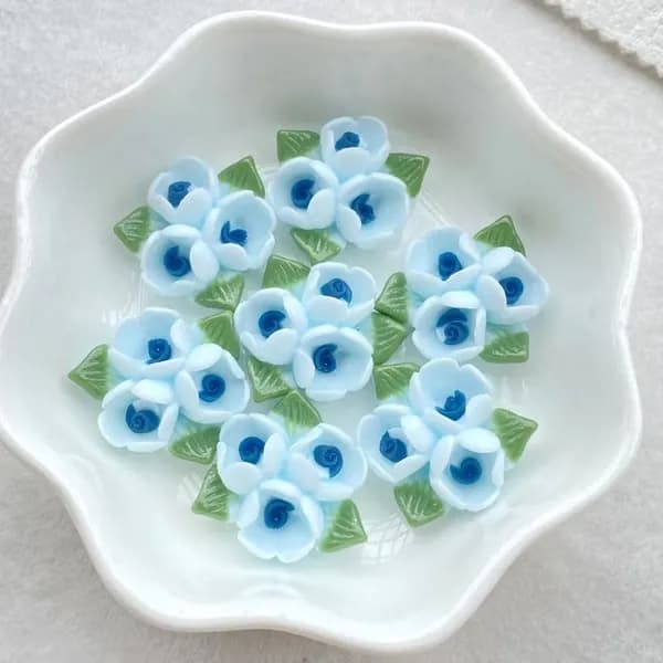 10pcs Красивые цветы / листья смолы DIY Ювелирные аксессуары