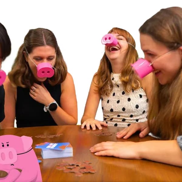 Игра для вечеринок Snort Funny с пятачками, 150 карточками вызовов и жетонами грязи