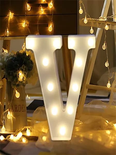 Большая светящаяся алфавитная декоративная вывеска "Любовь" LED A-Z, V