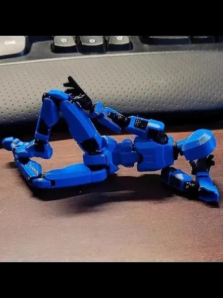 Фигурка T13 Titan с 4 видами оружия Цв Сине-черный