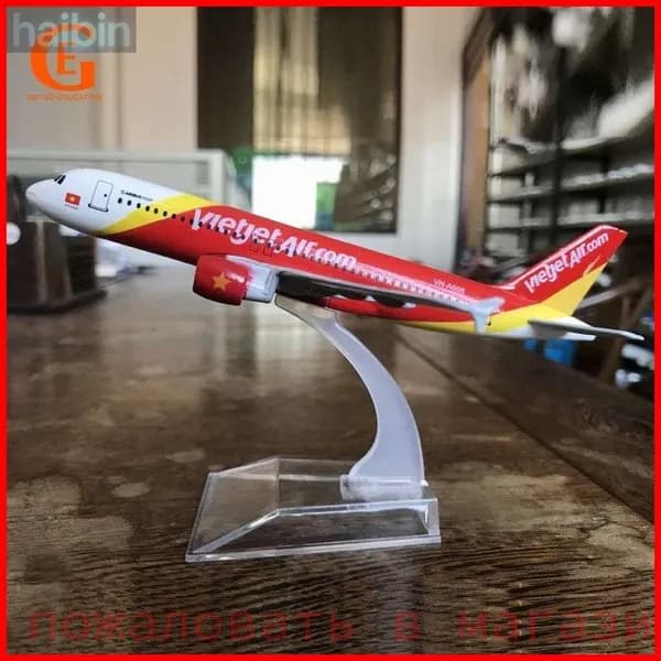 Модель металлического самолета Airbus 320 VietJet Air