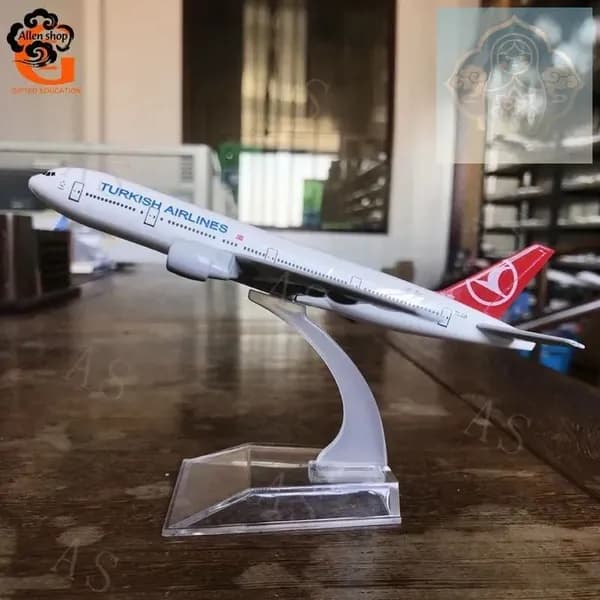 Боинг 777 турецких авиалиний, металлическая модель самолета