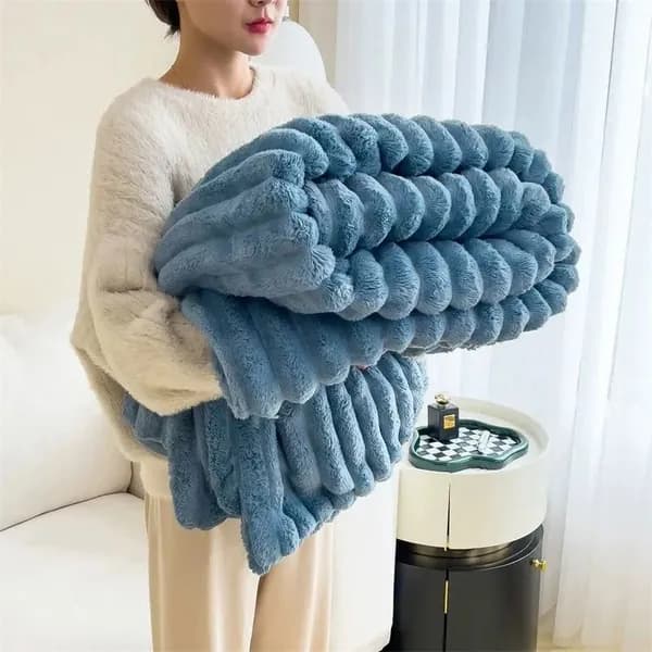 Одеяло Двуспальный 150x200 см, Зимнее, с наполнителем Искусственный пух, комплект из 1 шт