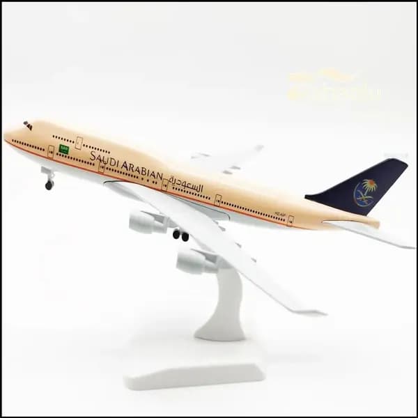 Премиум коллекционная модель самолета Boeing 747 Saudi Arabian Airlines, 16 см
