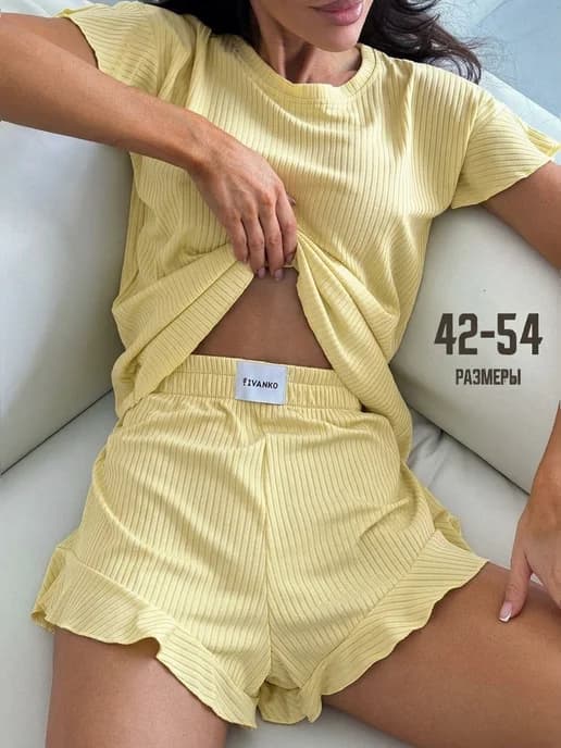 Пижама с шортами и футболкой оверсайз домашний костюм