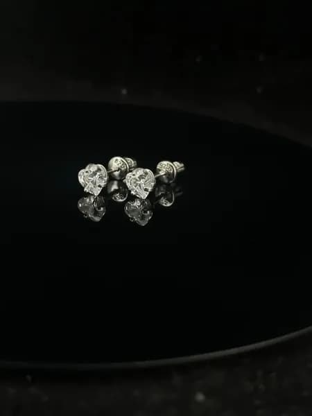 Серьги пусеты сердечки с фианитами серебро 925