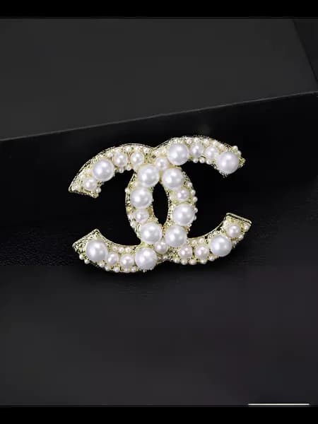 Брошь CHANEL с жемчугом