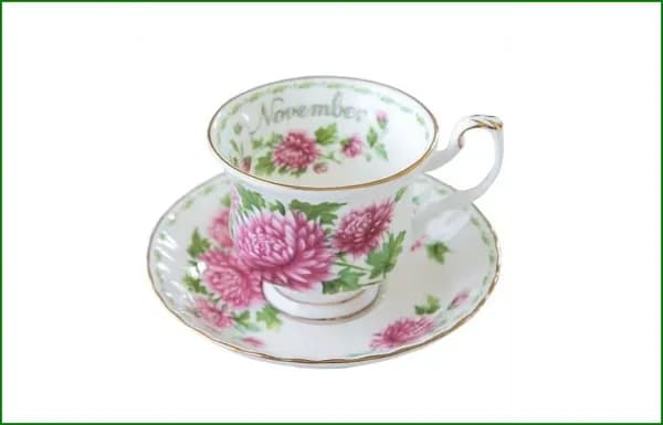 Эксклюзивный костяной фарфор Royal Albert, серия Цветок месяца, Англия, клеймо 70е гг