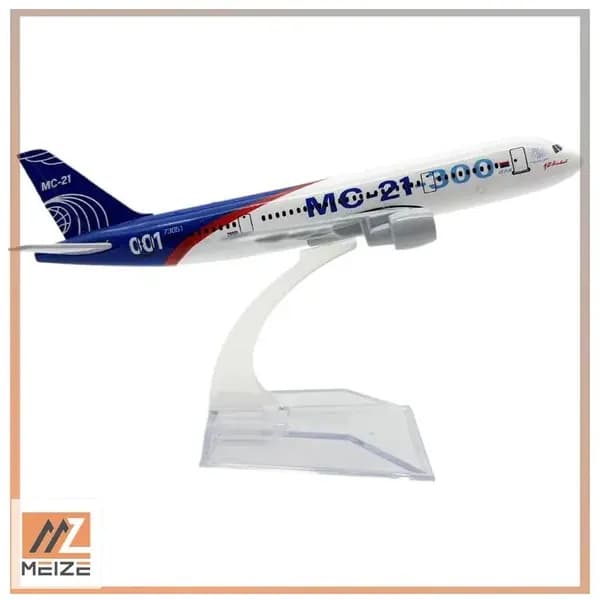 Модель российского MC-21 самолета