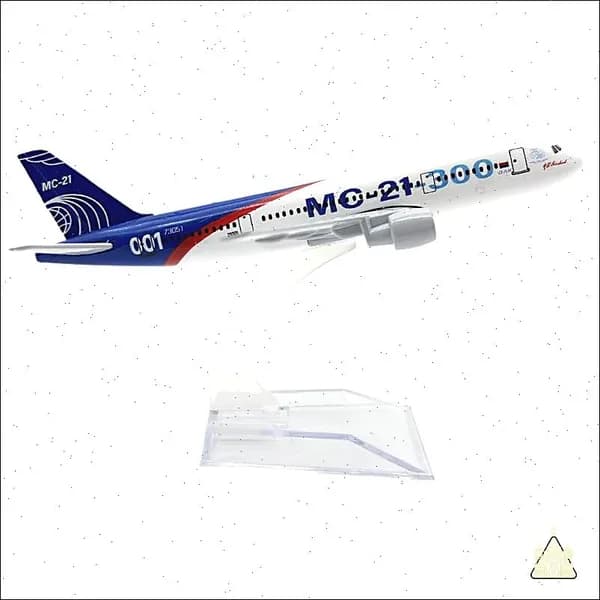 Модель российского MC-21 самолета