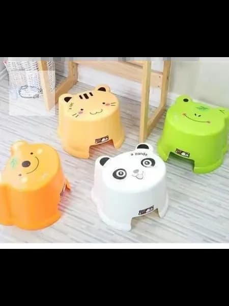 Детский стул пластиковый 20x12 см