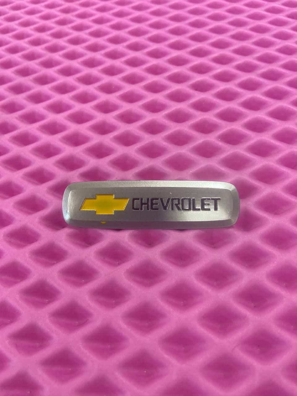 Логотип шильдик CHEVROLET ( ШЕВРОЛЕ ) для автоковриков, автоаксессуаров 2 шт