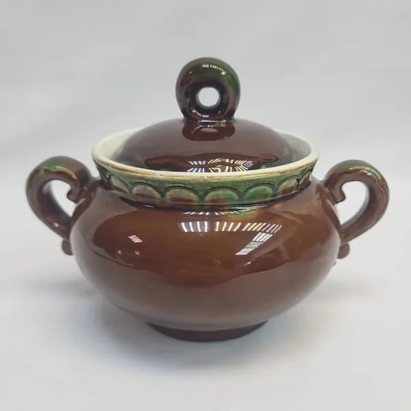 Сахарница винтажная, СССР. Керамика, с крышкой и двумя ручками, коричнево зеленая глазурь