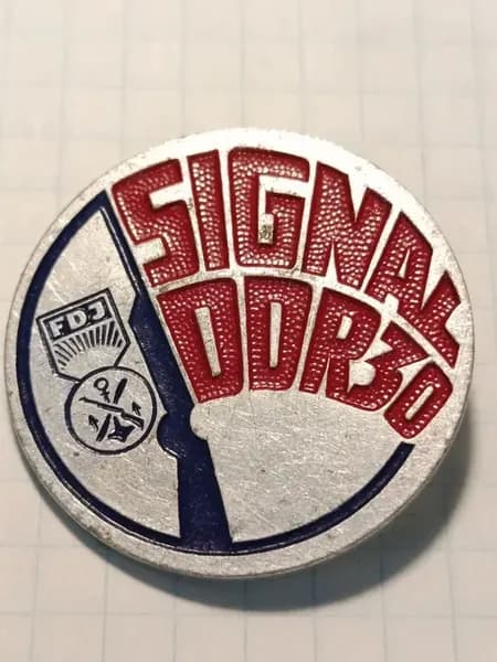 Значок "SIGNAL DDR 30 FDJ"