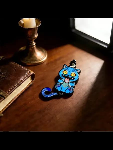 Синий эмалевый значок с тигром и котом Дерпи Сусси