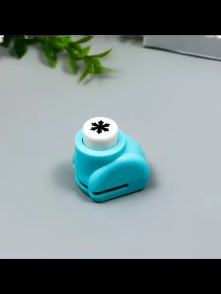 Фигурный дырокол для творчества «Снежинка»