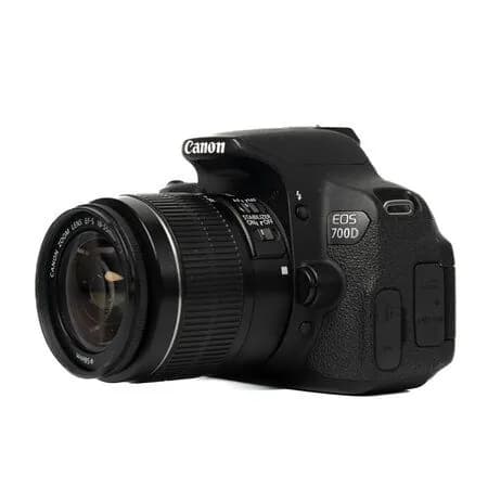 Фотоаппарат Canon EOS 700D Kit EF-S 18-55mm f/3.5-5.6