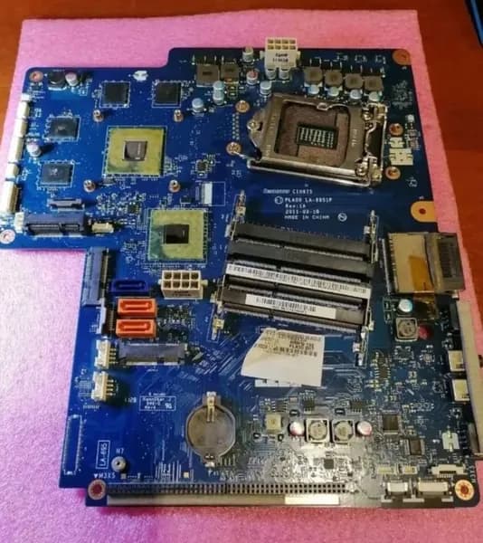 , DDR3, Материнская плата