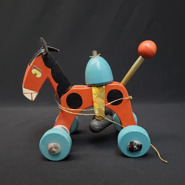 Игрушка каталка винтажная, СССР. Деревянная лошадка на колесах с подвижными деталями