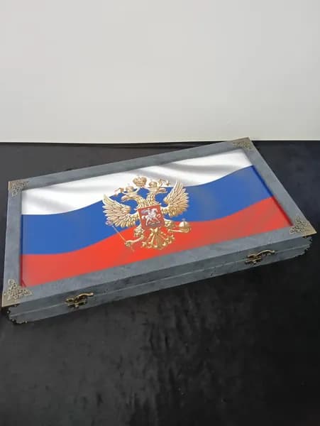Нарды большие деревянные со стеклом "Флаг и Герб России" RS, размер 60х60 см, подарочные нарды, обтянуты экокожей премиум класса, стеклянное игровое поле