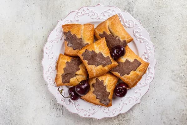Карманчики с вишней 250 г