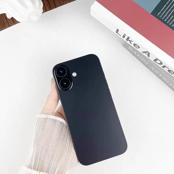 Реалистичная модель смартфона iPhone 16 Plus черный цвет (черный экран)