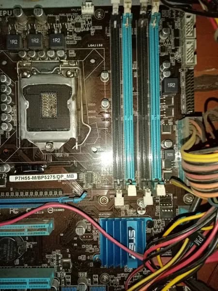 Материнская плата (ДОНОР. На запчасти!) P7H55M, сокет LGA1156, формфактор microATX, 4DDR3, чипсет Intel H55