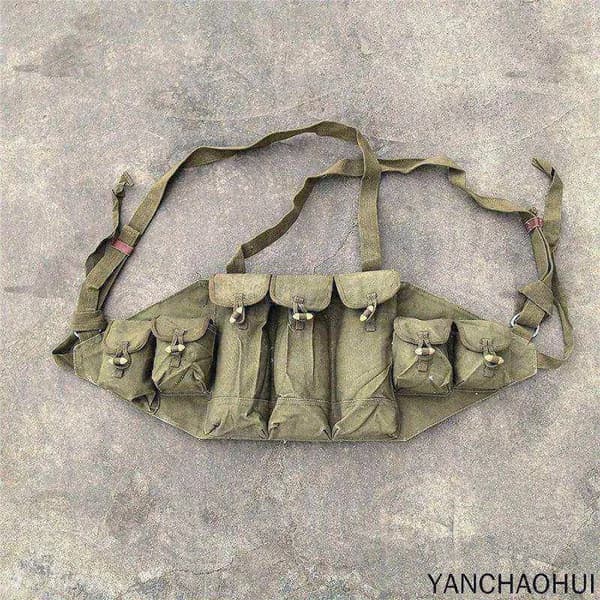 Подсумок военный винтажный, китайский образец. Предмет коллекционирования или для активного отдыха.,Поставляемая версия товара обычно на китайском или английском языке. Если нужна русская версия