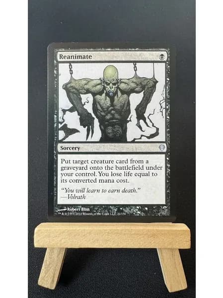 Magic: The Gathering Коллекционные карты: Galadriel's Dismissal, Reanimate Foil, Roaming Throne, Moonshaker Cavalry, Invasion of New Phyrexia и другие эксклюзивные карты с защитными чехлами
