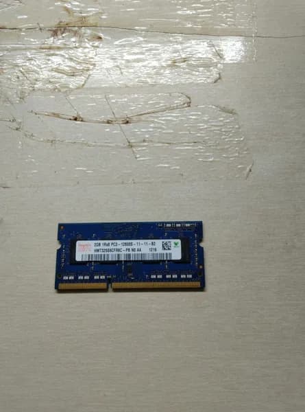 Оперативная память Оперативная память HMT325S6CFR8C - PB NO AA 2GB 1Rx8 PC3 - 12800S - 11 - 11 - B2 DDR3, 1 x 2 ГБ (HMT325S6CFR8C - PB NO AA 2GB 1Rx8 PC3 - 12800S - 11 - 11 - B2)