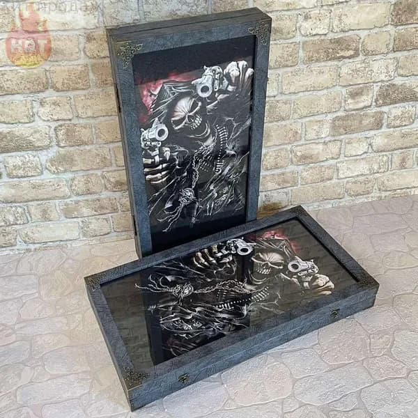 Нарды подарочные "Призрачный Гонщик", большие, игровое поле под каленым стеклом, из натурального дерева, обтянуты экокожей премиум класса, фишки и игральные кости в комплекте