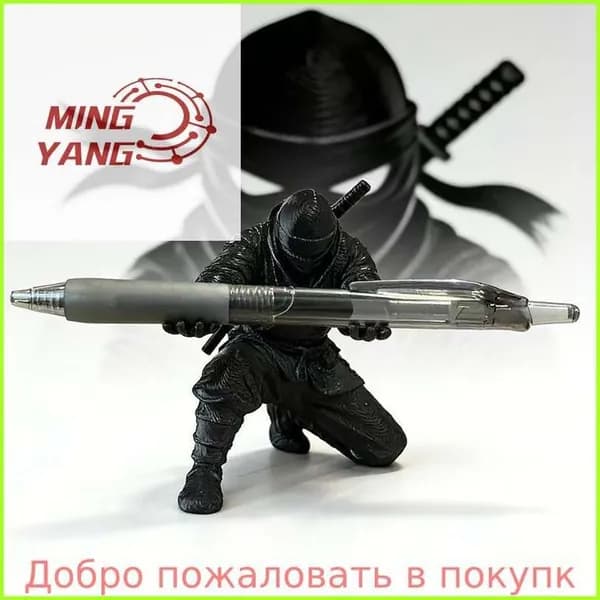 Подставка для ручек, украшение для стола и декоративный элемент в стиле ниндзя-воина. Вмещает шариковые ручки, перьевые ручки, карандаши и различные канцелярские принадлежности. Идеальный подарок